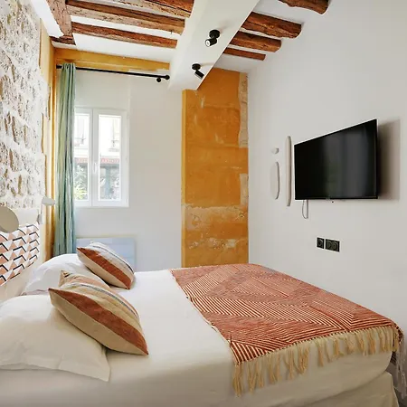 Nochichi Collections - Bastille Apartment *