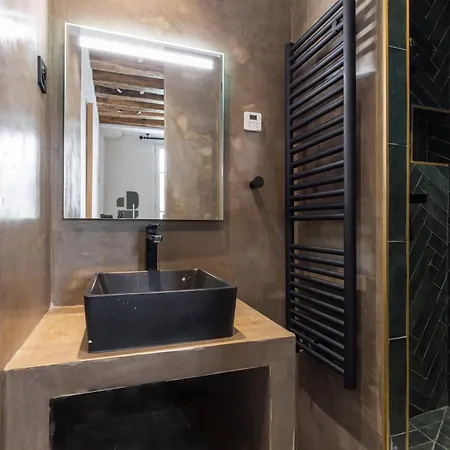 Nochichi Collections - Bastille Apartment *
